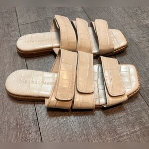 Freda Salvador Embossed Leather Alita Padded Strap Cream Slide Sandals $365 7.5